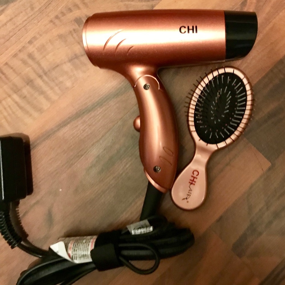 Travel Size Chi Blowdryer and Brush